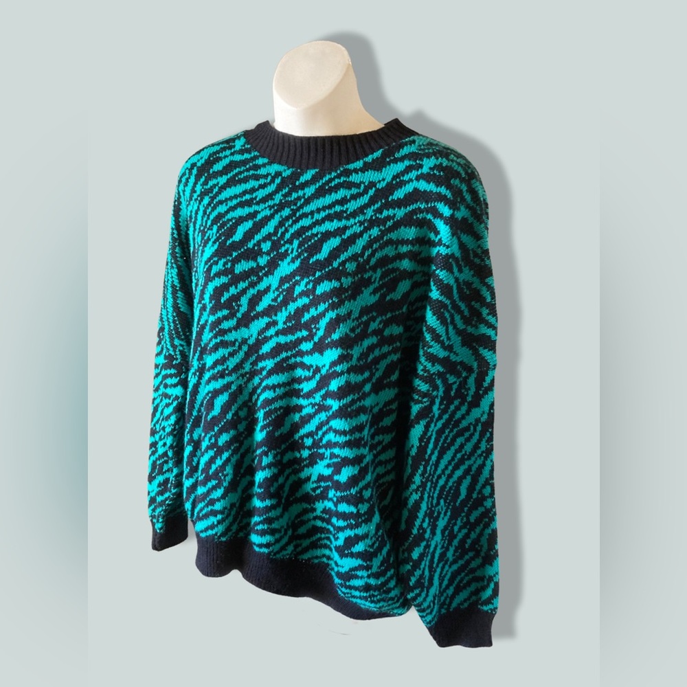 Vintage 80-90’s Turtle Bay tiger stripe green knit sweater